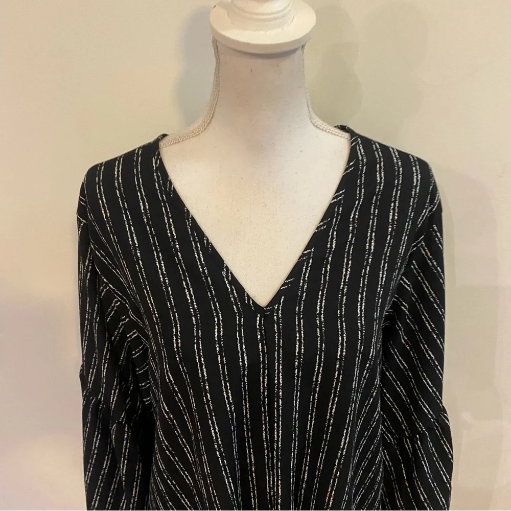 Anthropologie Lavender Field Striped Bell Sleeve Blouse With Front Tie Size L - Picture 4 of 9